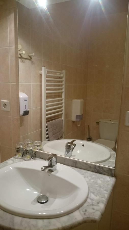 Chambres D'Hotes De L'Auberge L'Astrassadou Rézentières Exterior foto